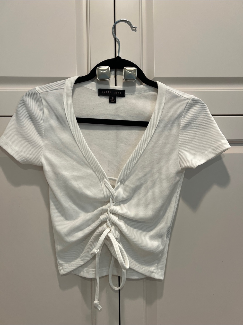 Faded Rose white Ruched V-Neck Tie-Front Crop Top 🆕  🥰